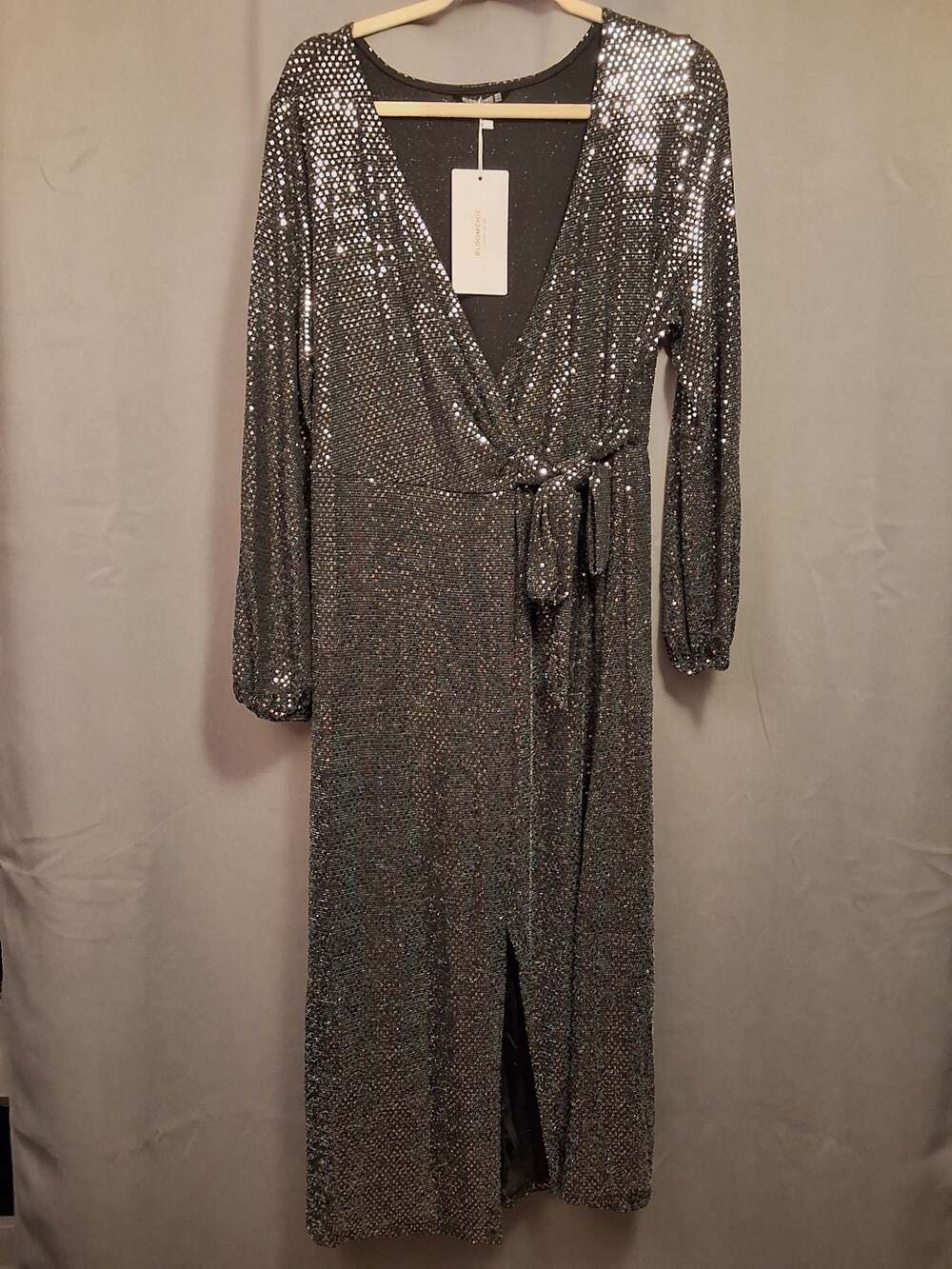 Size 12 Large BloomChic Long Sleeve V-Neck Sequin Wrap Tie Waist Maxi Dress - Picture 2 of 10